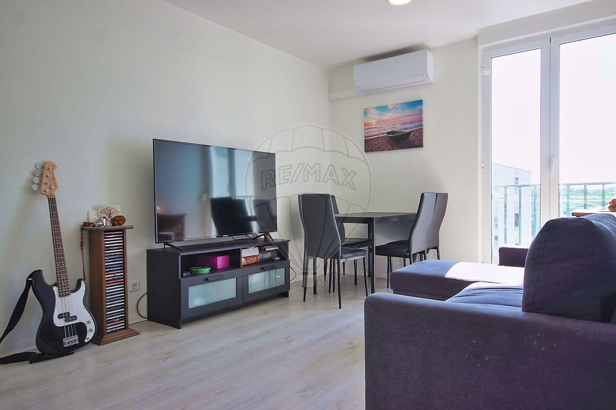 Apartamento T2 à venda em Amora, Seixal, foto 2
