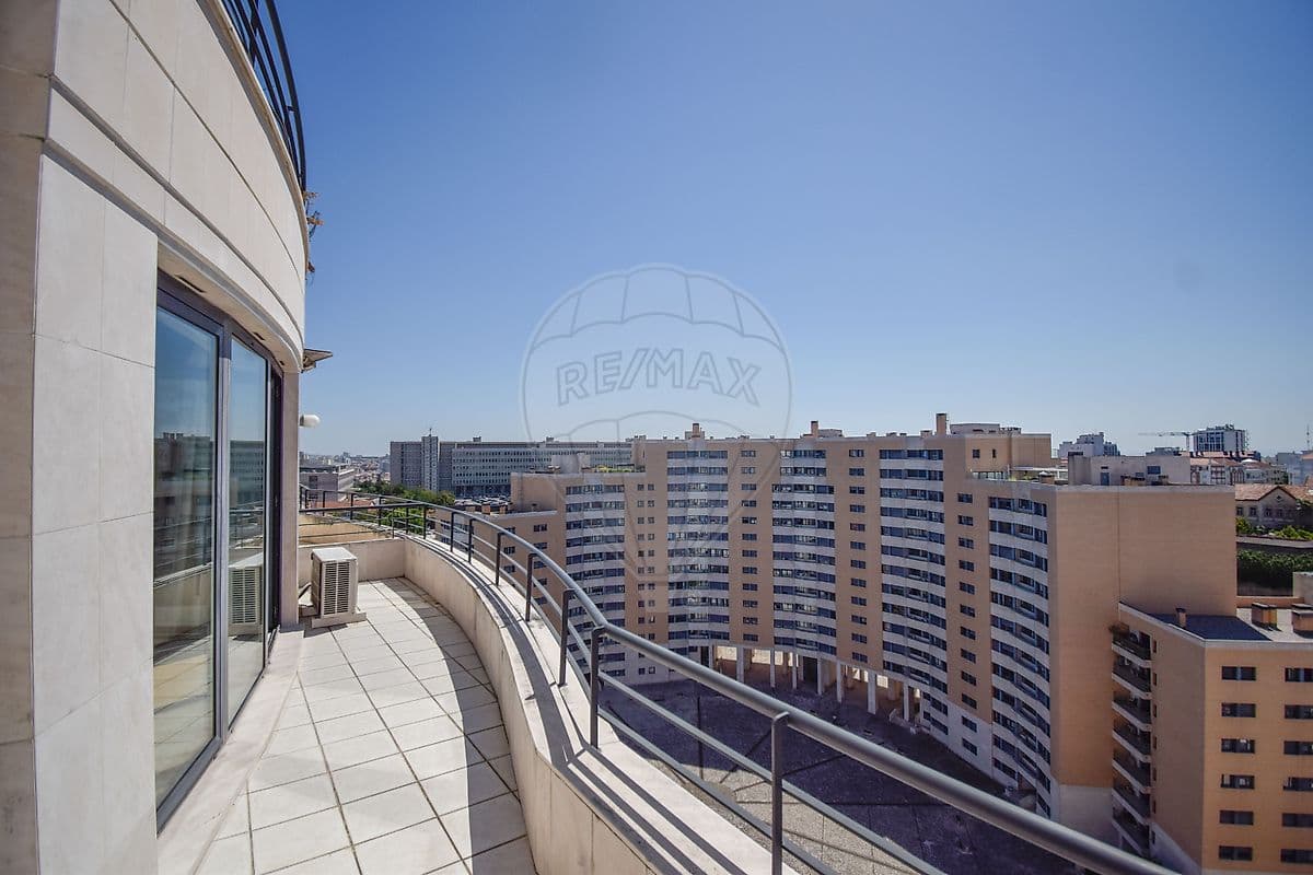 Duplex T5 de luxo à venda em Campolide, Lisboa, foto 27