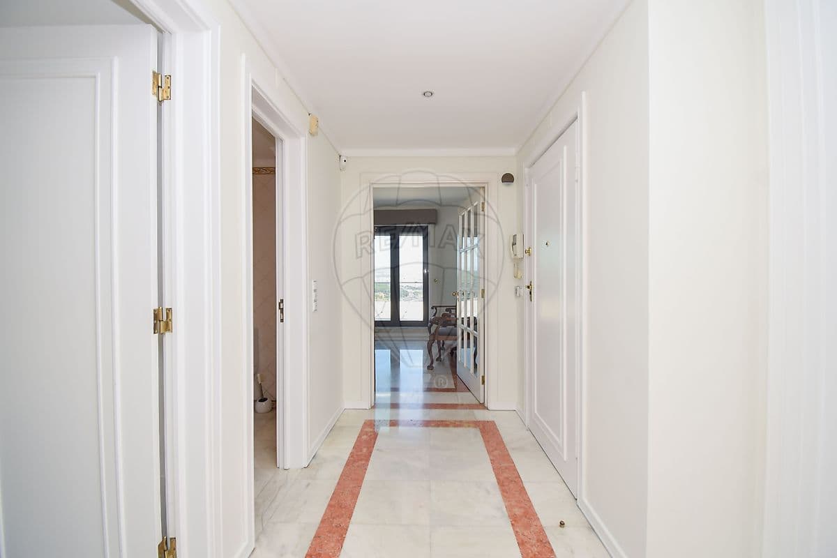 Duplex T5 de luxo à venda em Campolide, Lisboa, foto 8