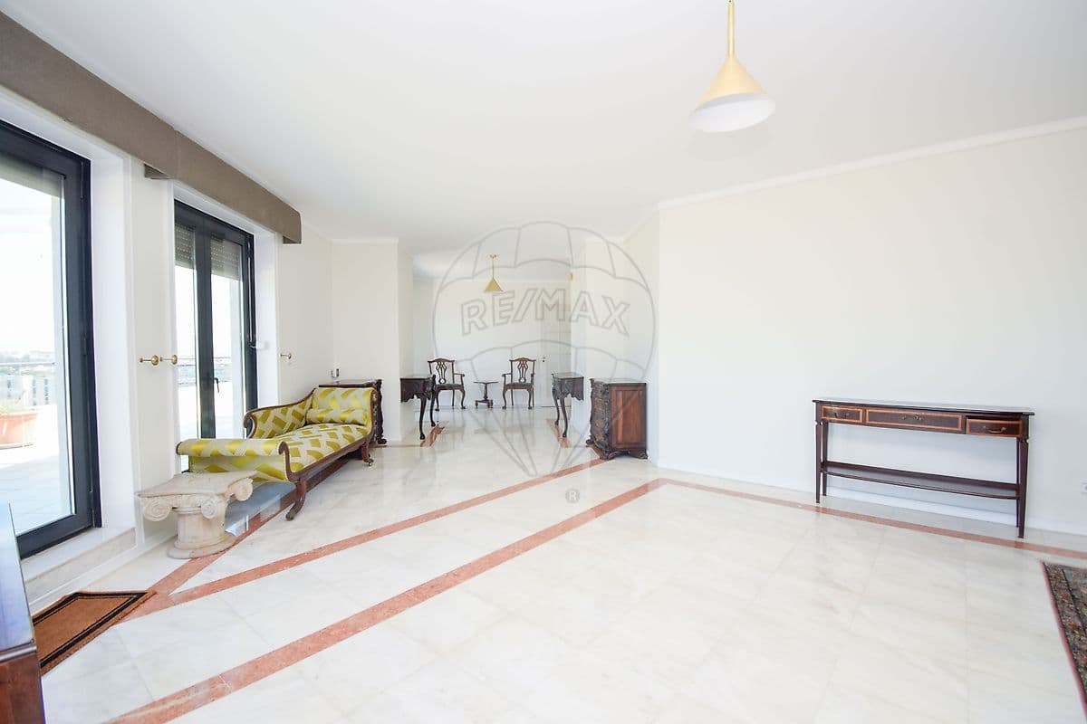 Duplex T5 de luxo à venda em Campolide, Lisboa, foto 6