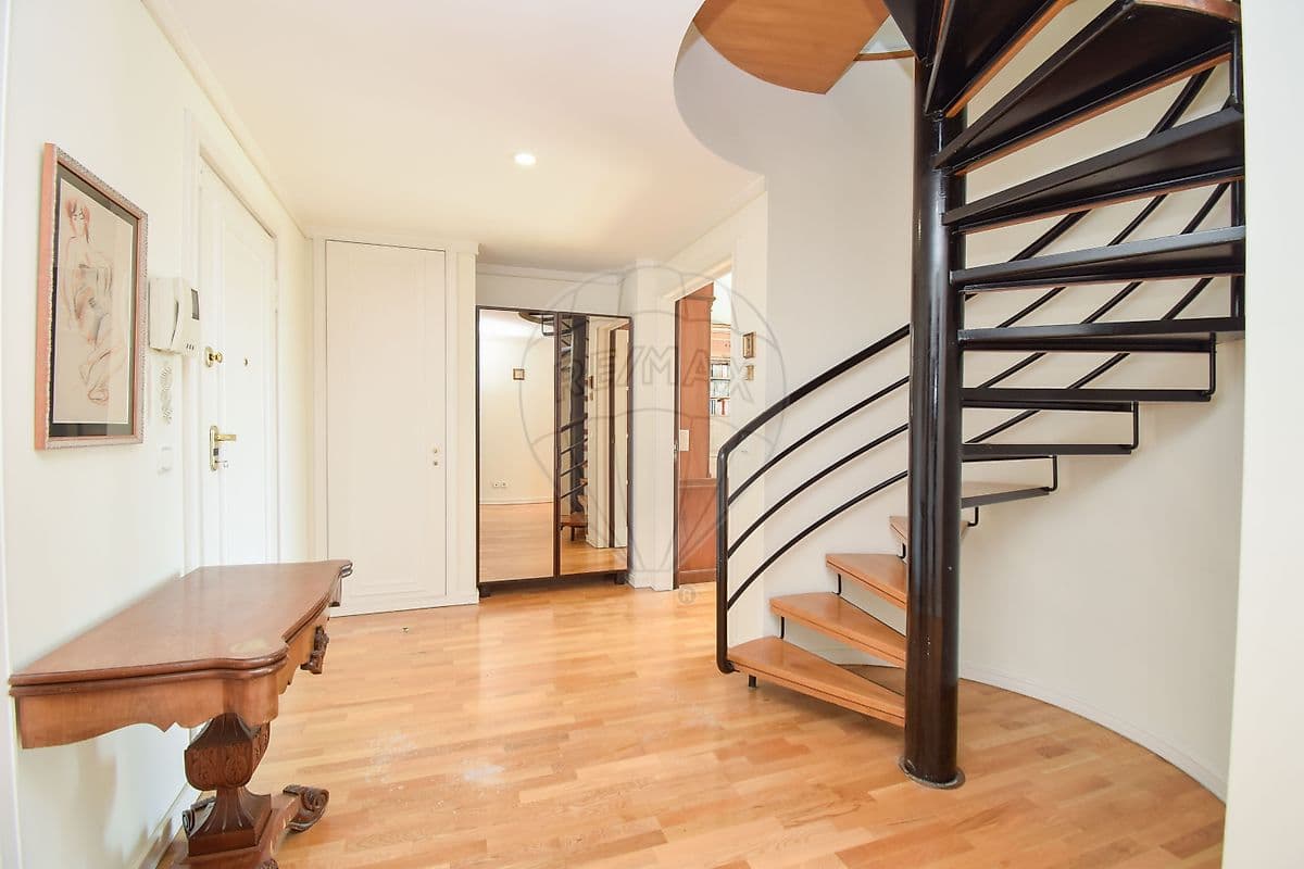 Duplex T5 de luxo à venda em Campolide, Lisboa, foto 19