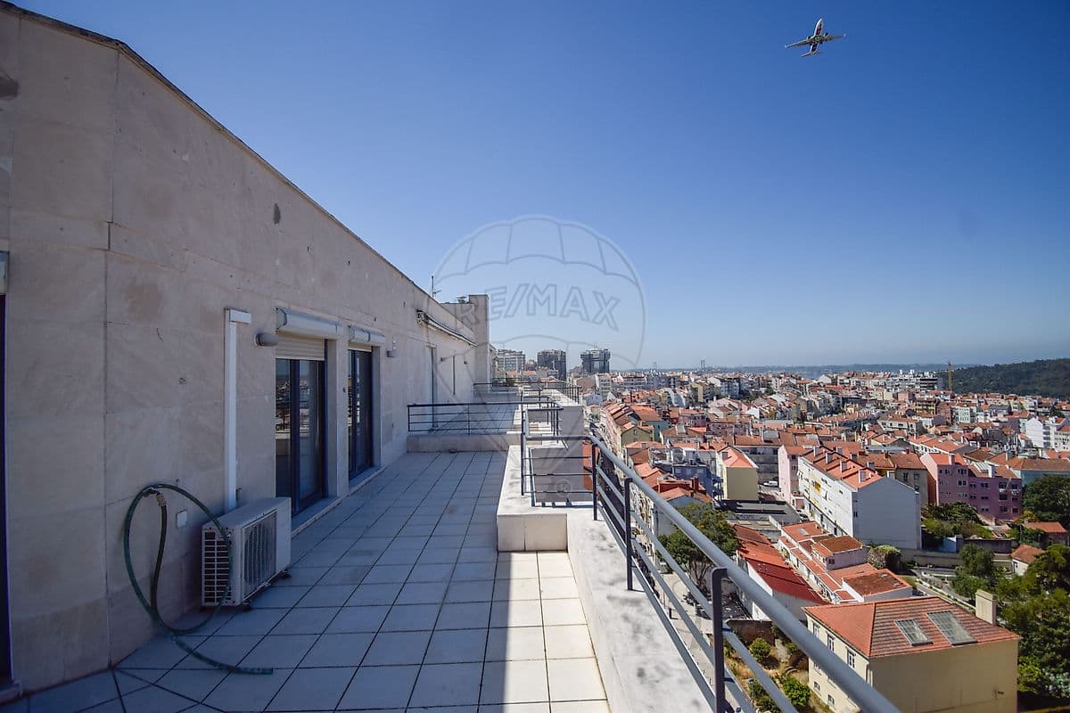 Duplex T5 de luxo à venda em Campolide, Lisboa, foto 37
