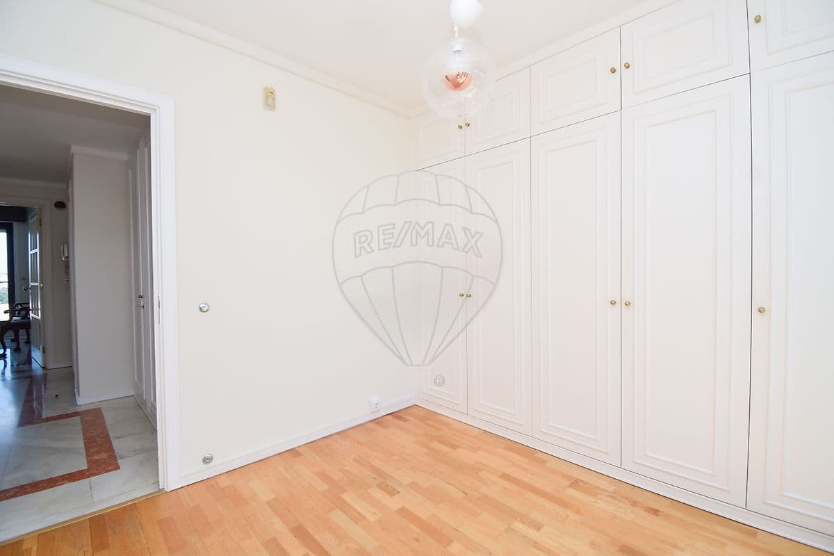 Duplex T5 de luxo à venda em Campolide, Lisboa, foto 9